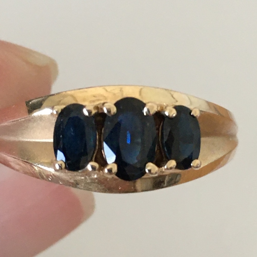 14K solid YG ring with blue spinels. Size 9